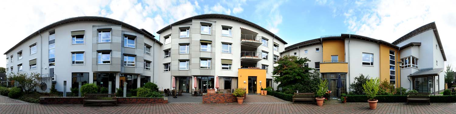 die Außenansicht des Malteserstift St. Hedwig in Duisburg