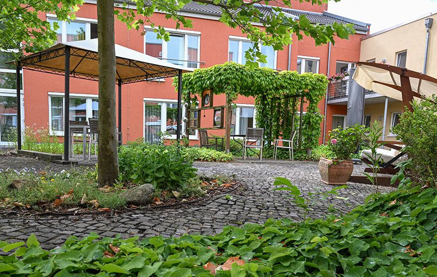 Terrasse im Garten des Malteserstift St. Marien 